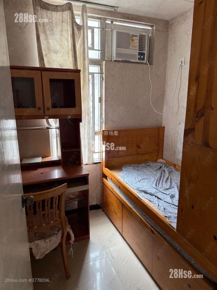 Tin Chung Court Sell 3 Bedrooms 650 ft²