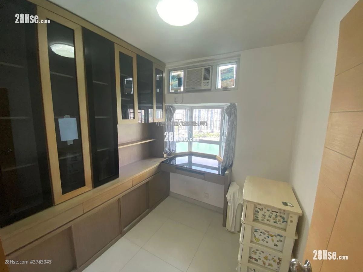 Riviera Gardens Sell 3 Bedrooms , 2 Bathrooms 665 ft²