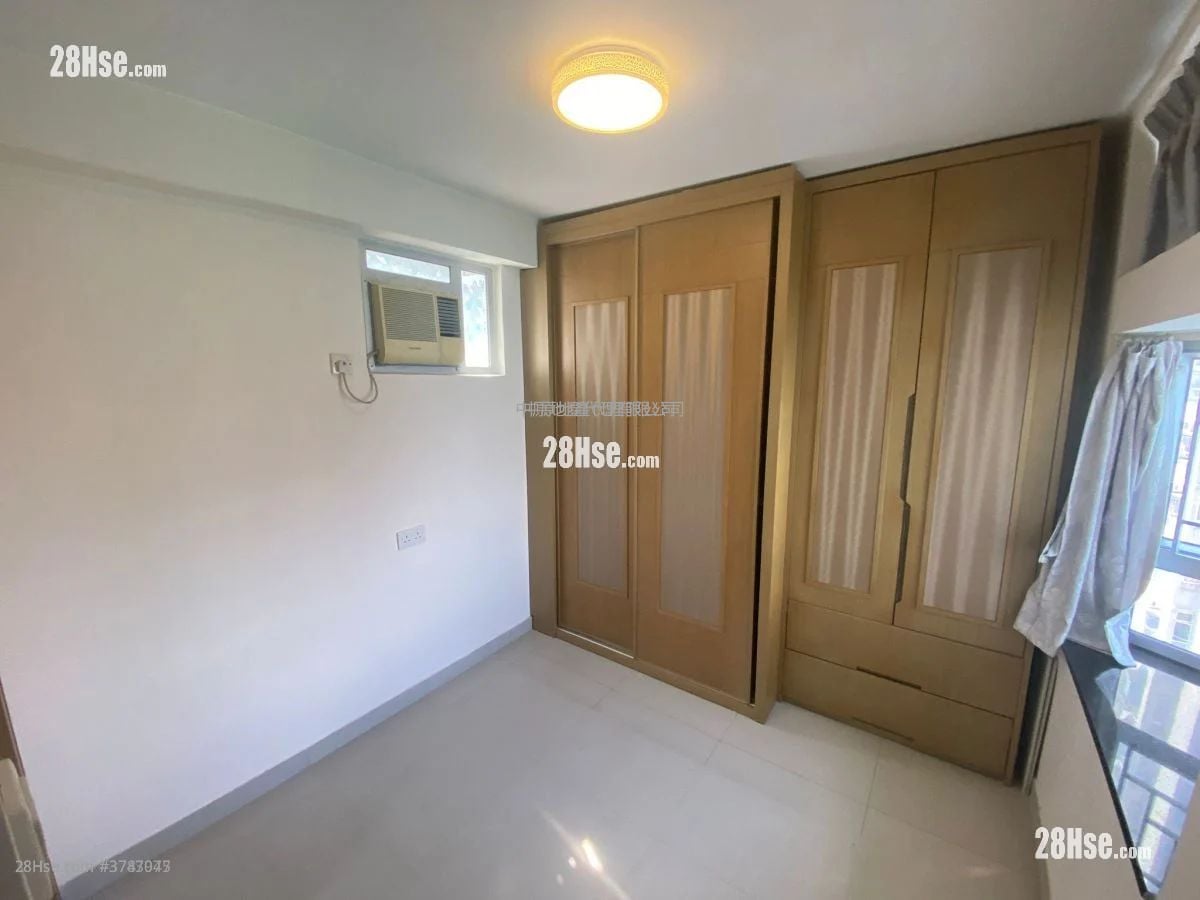 Riviera Gardens Sell 3 Bedrooms , 2 Bathrooms 665 ft²