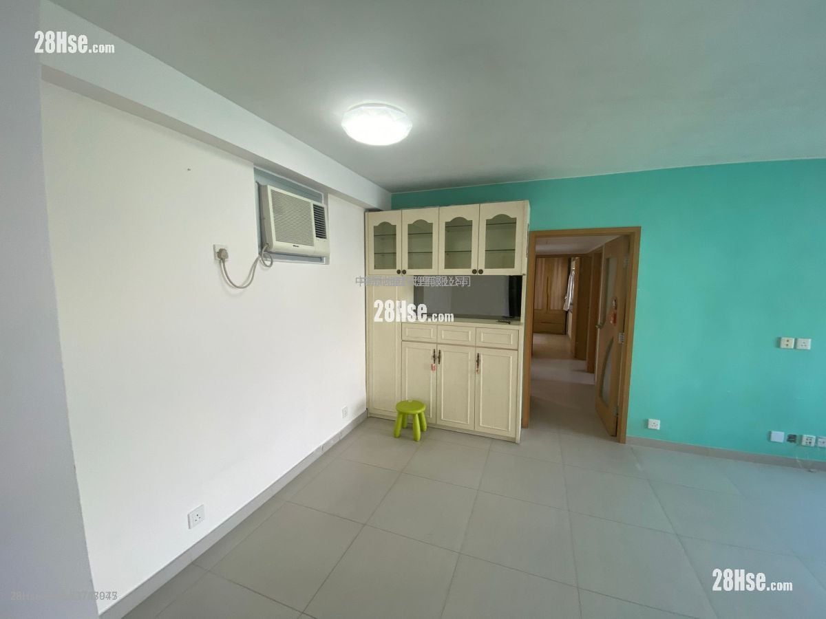 Riviera Gardens Sell 3 Bedrooms , 2 Bathrooms 665 ft²