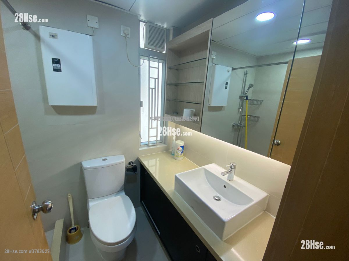 Riviera Gardens Sell 3 Bedrooms , 2 Bathrooms 665 ft²