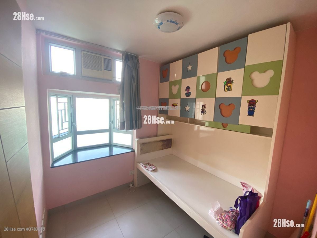 Riviera Gardens Sell 3 Bedrooms , 2 Bathrooms 665 ft²