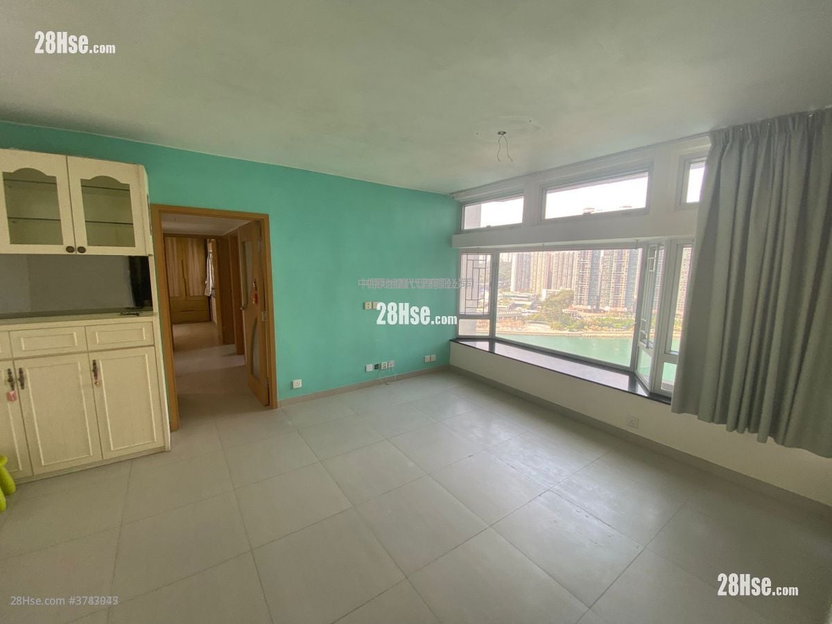 Riviera Gardens Sell 3 Bedrooms , 2 Bathrooms 665 ft²