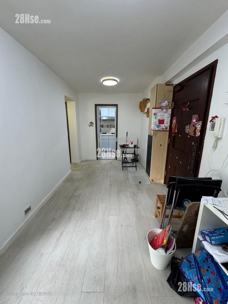 Hung Hom Gardens Sell 3 Bedrooms , 1 Bathroom 480 ft²