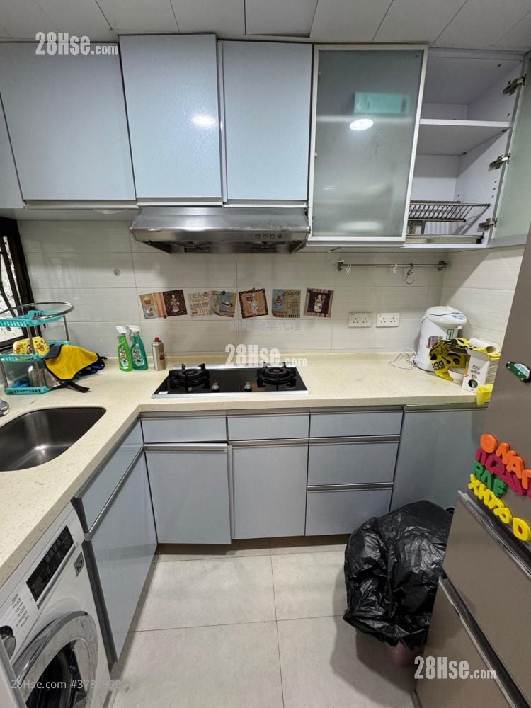 Hung Hom Gardens Sell 3 Bedrooms , 1 Bathroom 480 ft²
