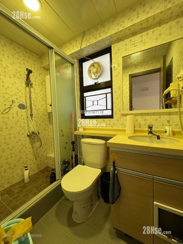 Hung Hom Gardens Sell 3 Bedrooms , 1 Bathroom 480 ft²