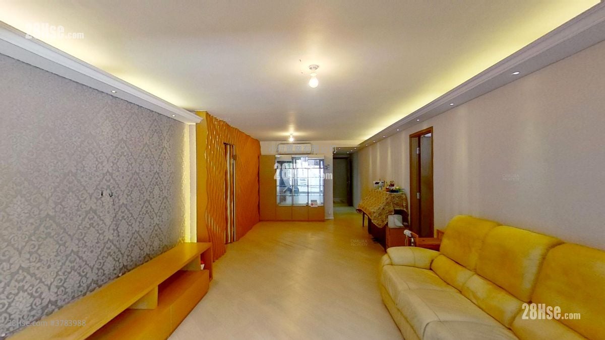 living room: Fairyland Garden Rental 3 Bedrooms , 2 Bathrooms 1,122 ft²