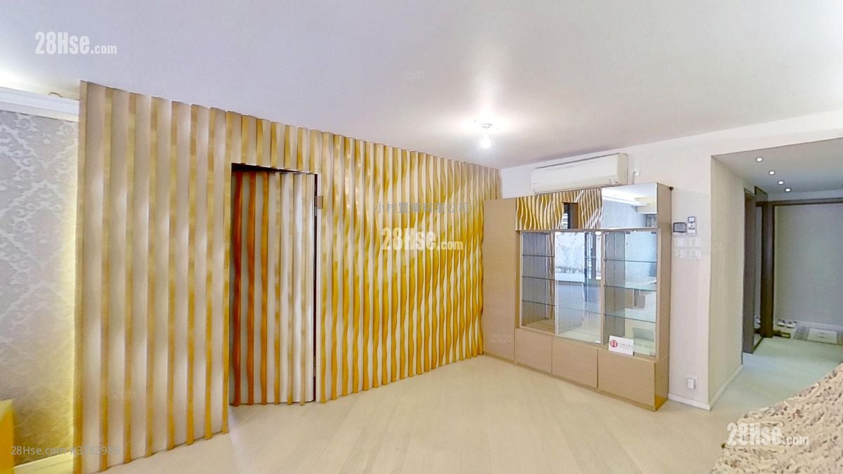 living room: Fairyland Garden Rental 3 Bedrooms , 2 Bathrooms 1,122 ft²