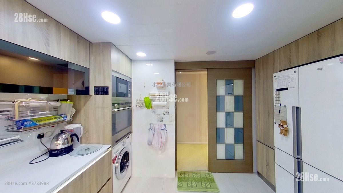 kitchen: Fairyland Garden Rental 3 Bedrooms , 2 Bathrooms 1,122 ft²