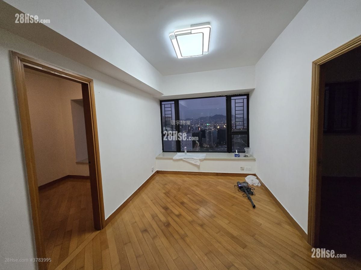 Chelsea Court Sell 2 Bedrooms , 1 Bathroom 479 ft²