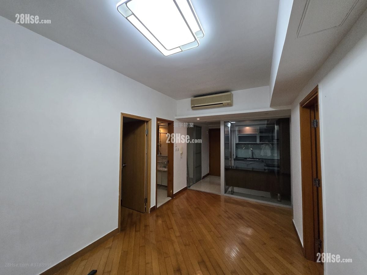 Chelsea Court Sell 2 Bedrooms , 1 Bathroom 479 ft²