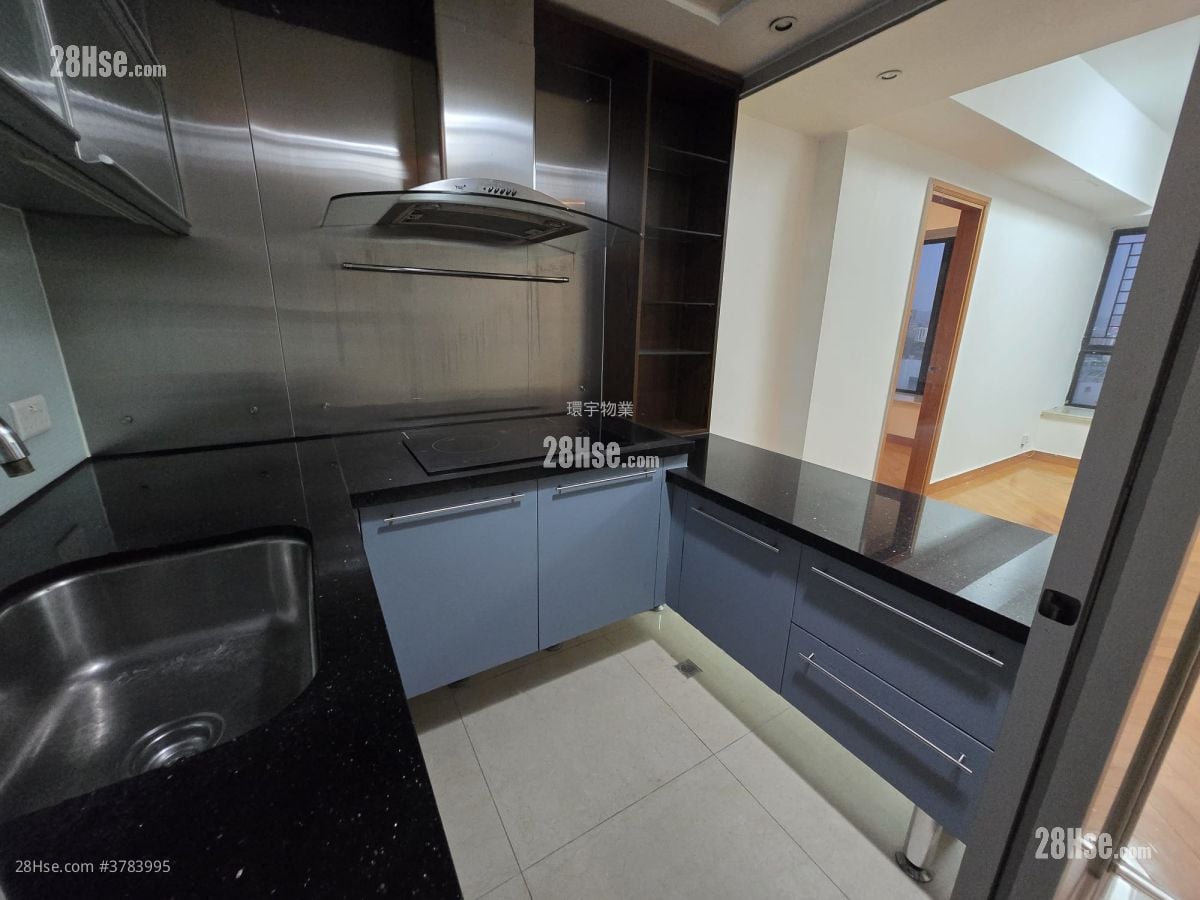 Chelsea Court Sell 2 Bedrooms , 1 Bathroom 479 ft²