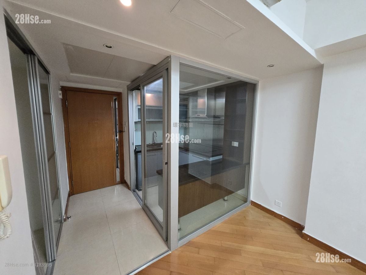 Chelsea Court Sell 2 Bedrooms , 1 Bathroom 479 ft²