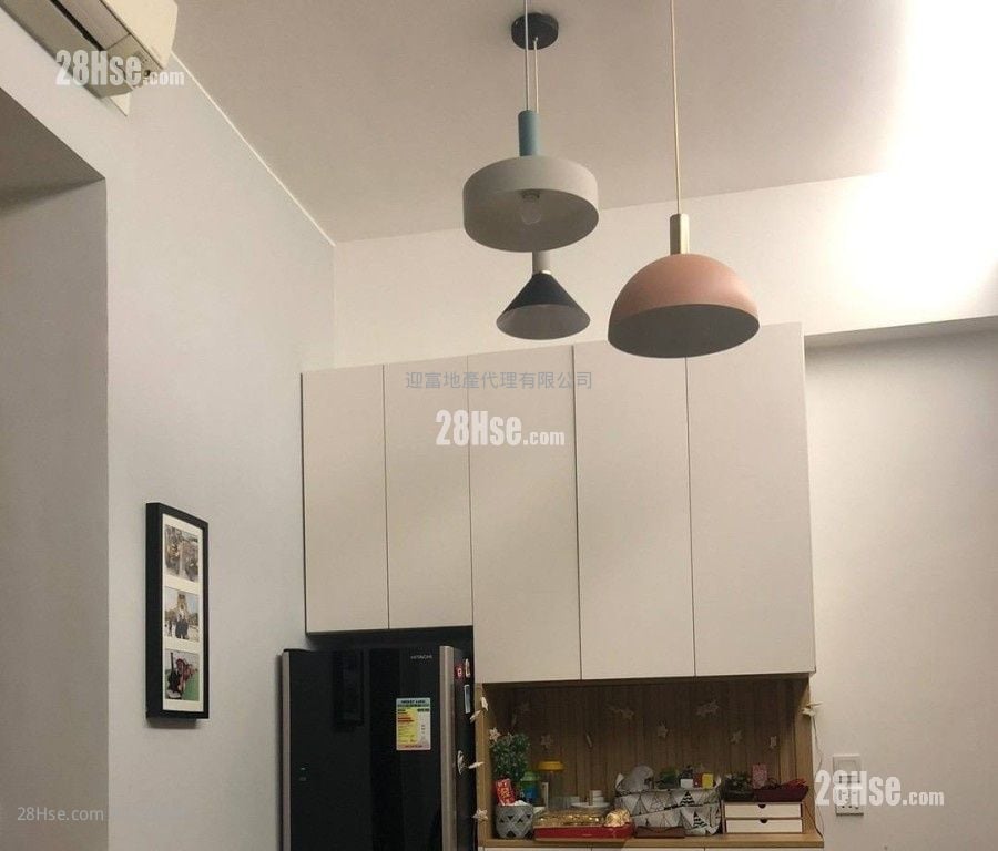 Metro 6 Sell 413 ft²