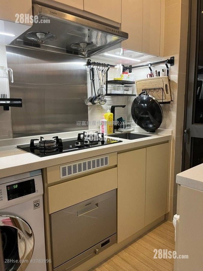 Metro 6 Sell 413 ft²