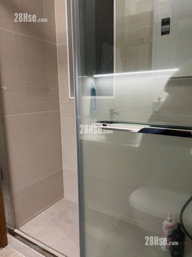 Metro 6 Sell 413 ft²