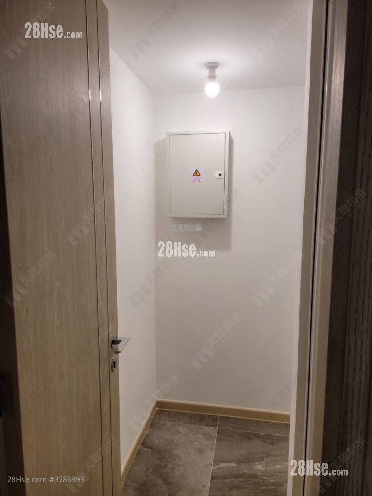 Sea To Sky 售盘 4 房 , 2 浴室 1,054 平方尺