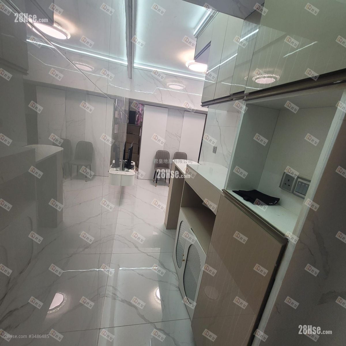 Cheung Hing Mansion Sell 2 Bedrooms , 1 Bathroom 256 ft²