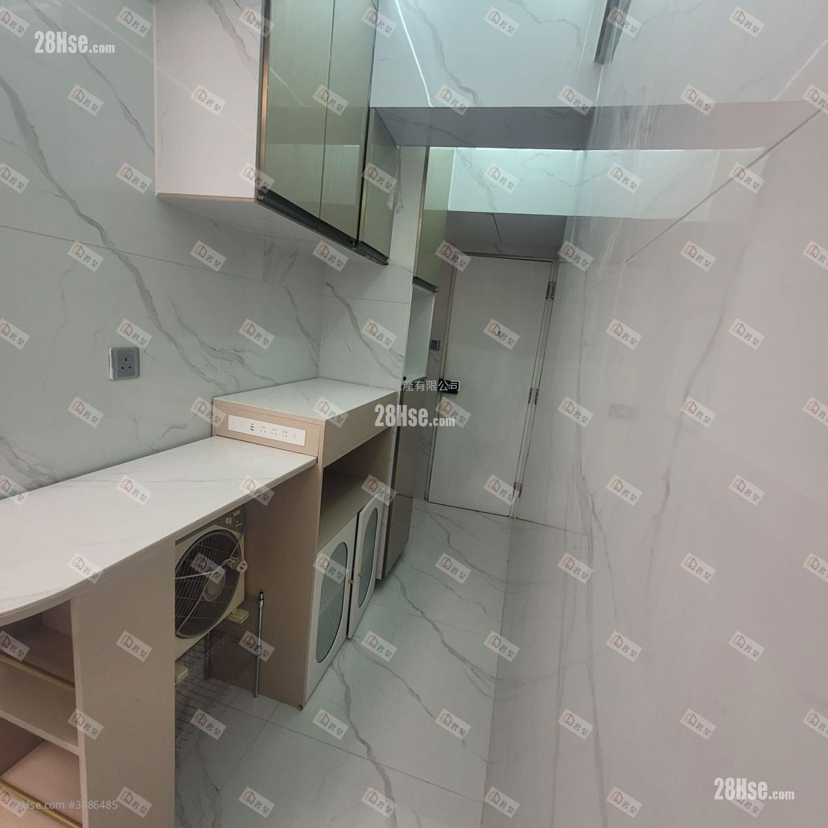 Cheung Hing Mansion Sell 2 Bedrooms , 1 Bathroom 256 ft²