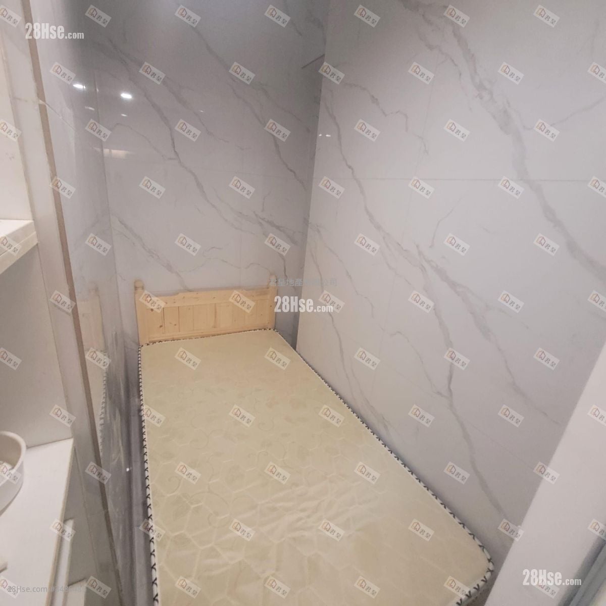 Cheung Hing Mansion Sell 2 Bedrooms , 1 Bathroom 256 ft²
