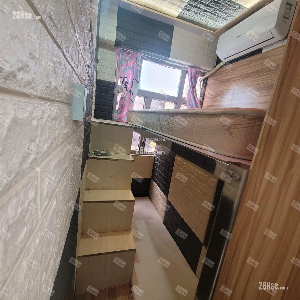 Cheung Hing Mansion Sell 2 Bedrooms , 1 Bathroom 256 ft²