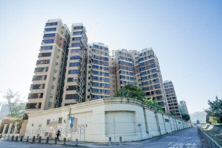 building outlook: Scenic Garden Sell 3 Bedrooms , 1 Bathroom 680 ft²