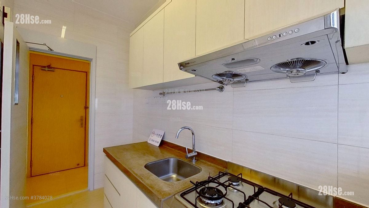 kitchen: Prime Mansion Rental 3 Bedrooms , 2 Bathrooms 600 ft²