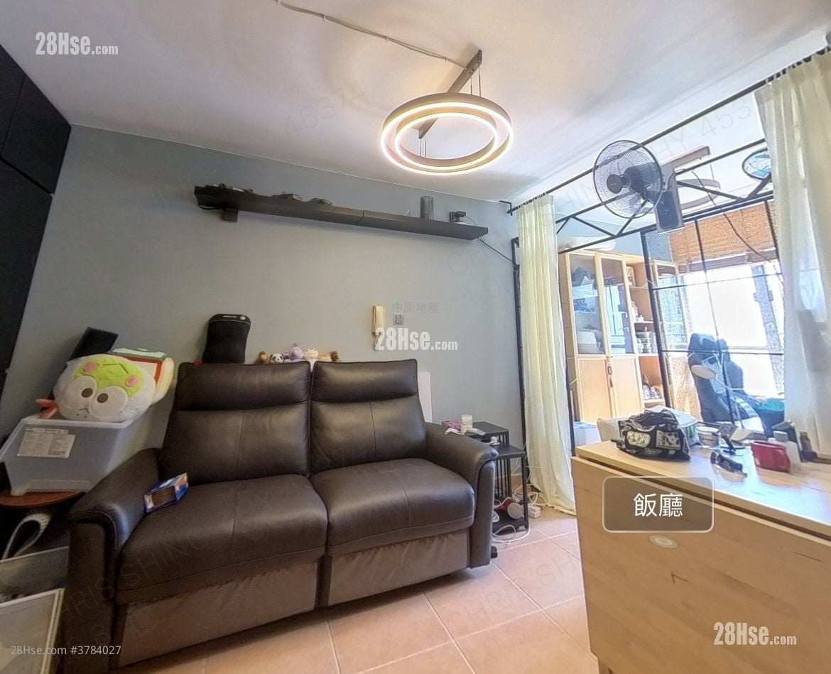 Tin Chung Court Sell 2 Bedrooms 426 ft²