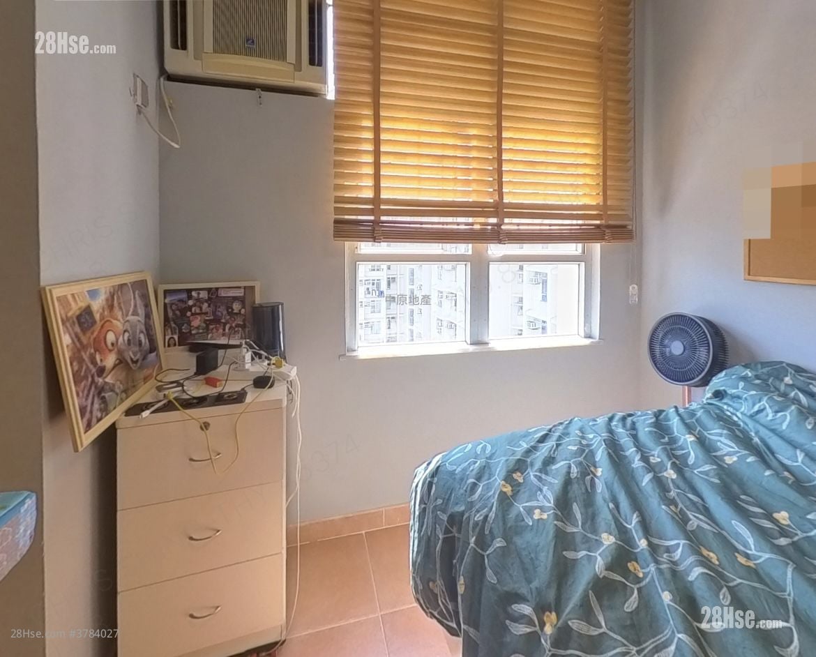 Tin Chung Court Sell 2 Bedrooms 426 ft²