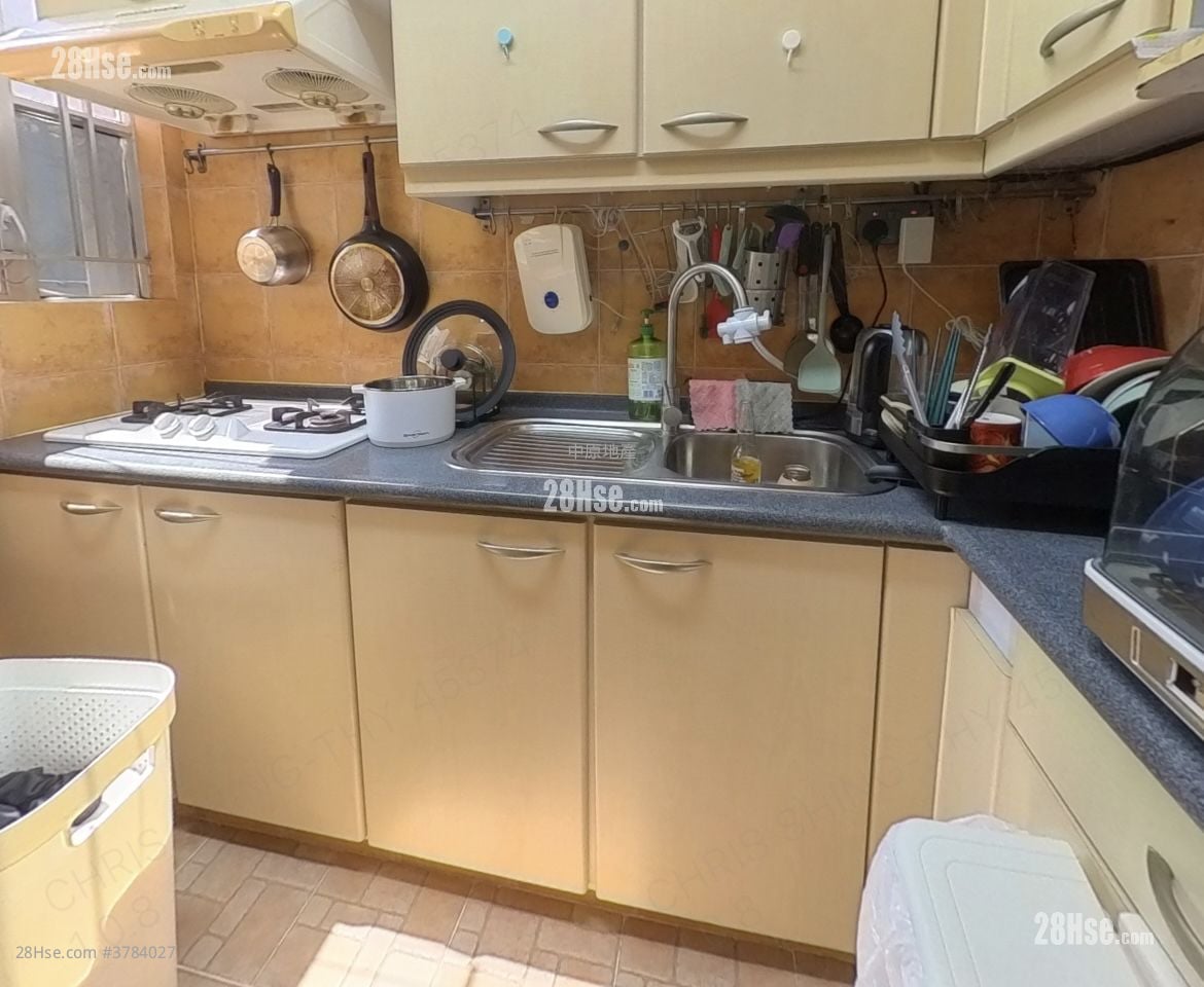 Tin Chung Court Sell 2 Bedrooms 426 ft²