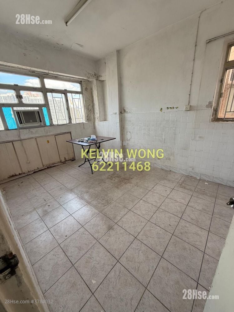 Man Wai Building Sell 745 ft²