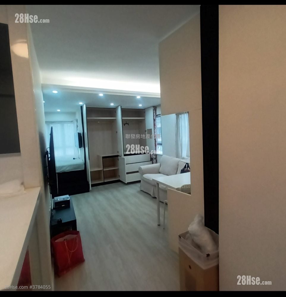 Hoi Tak Gardens Rental Studio , 1 Bathroom 325 ft²
