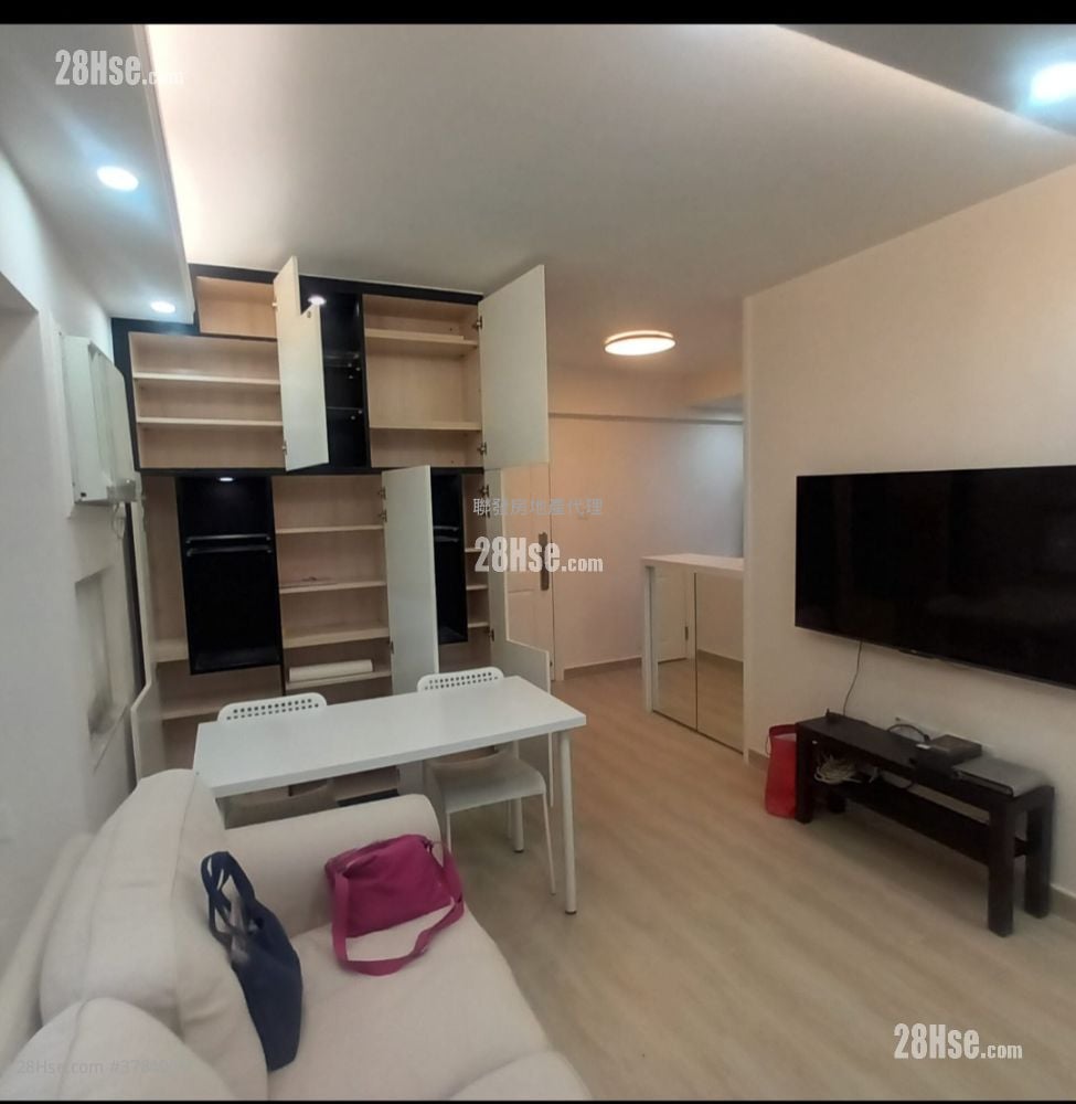 Hoi Tak Gardens Rental Studio , 1 Bathroom 325 ft²