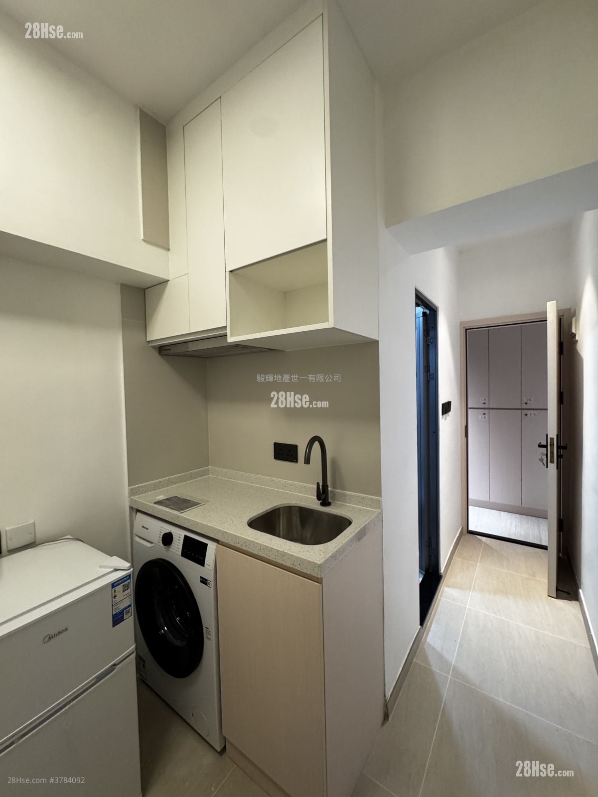 Burlington House Rental Studio , 1 Bathroom 160 ft²