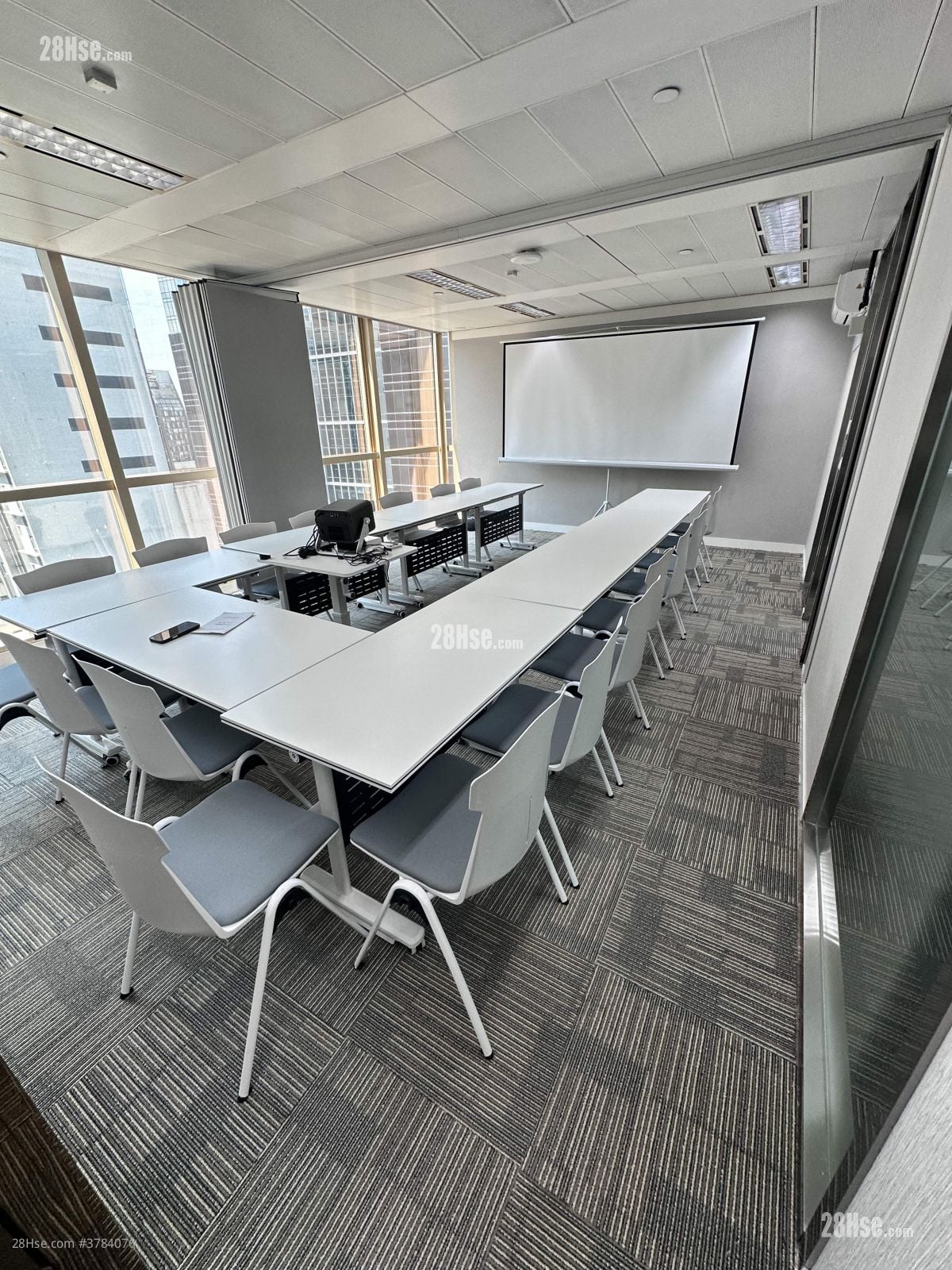 Hip Shing Hong Centre Rental 5+ Bedrooms , 2 Toilets 1,890 ft²