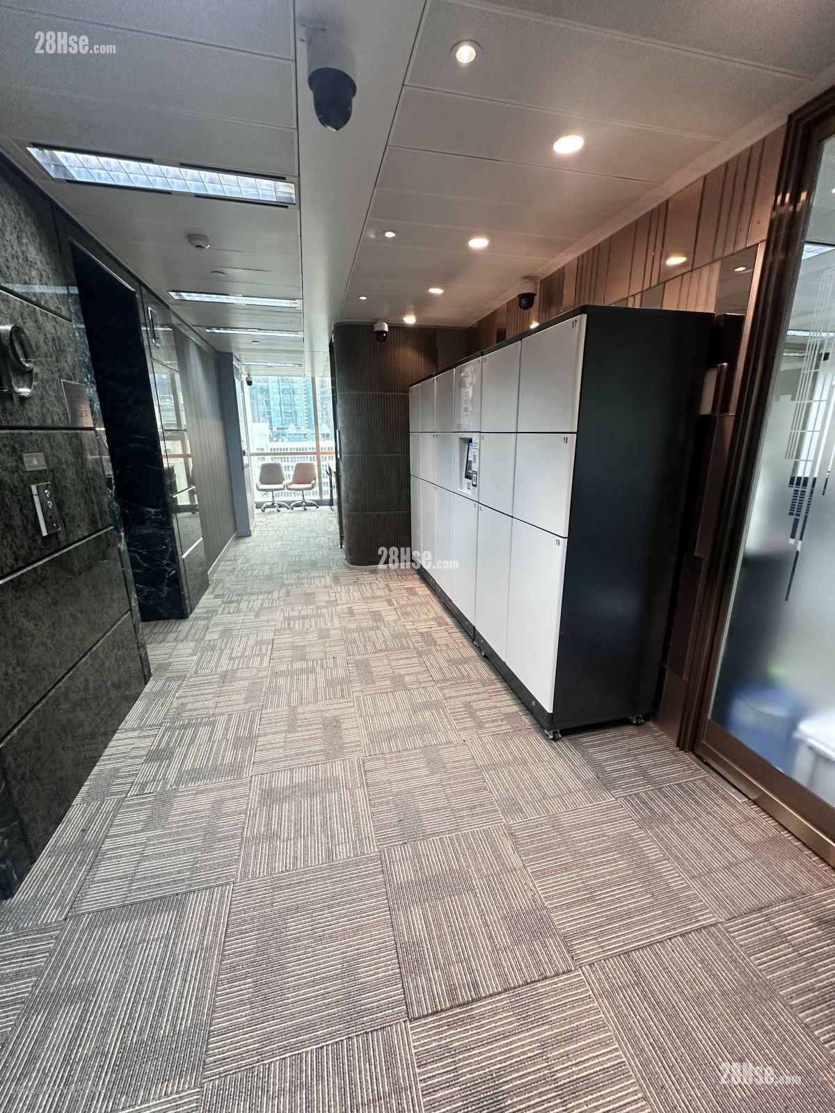 Hip Shing Hong Centre Rental 5+ Bedrooms , 2 Toilets 1,890 ft²