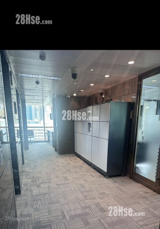 Hip Shing Hong Centre Rental 5+ Bedrooms , 2 Toilets 1,890 ft²