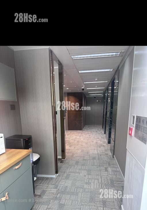 Hip Shing Hong Centre Rental 5+ Bedrooms , 2 Toilets 1,890 ft²