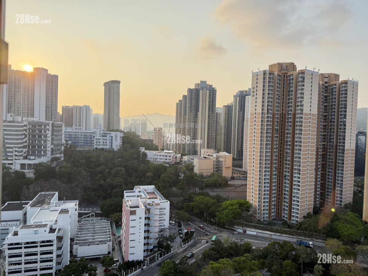 Kwai Chun Court Sell 3 Bedrooms , 1 Bathroom 645 ft²