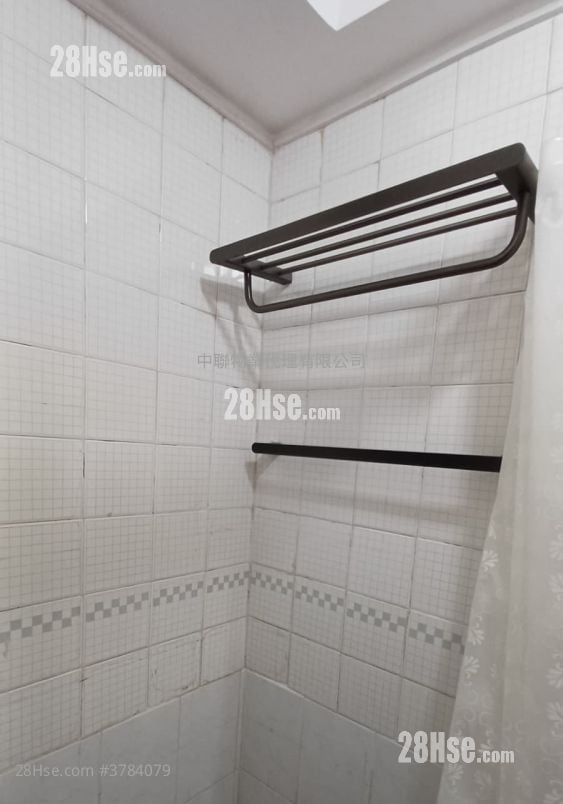 Carado Garden Sell 2 Bedrooms , 1 Bathroom 428 ft²