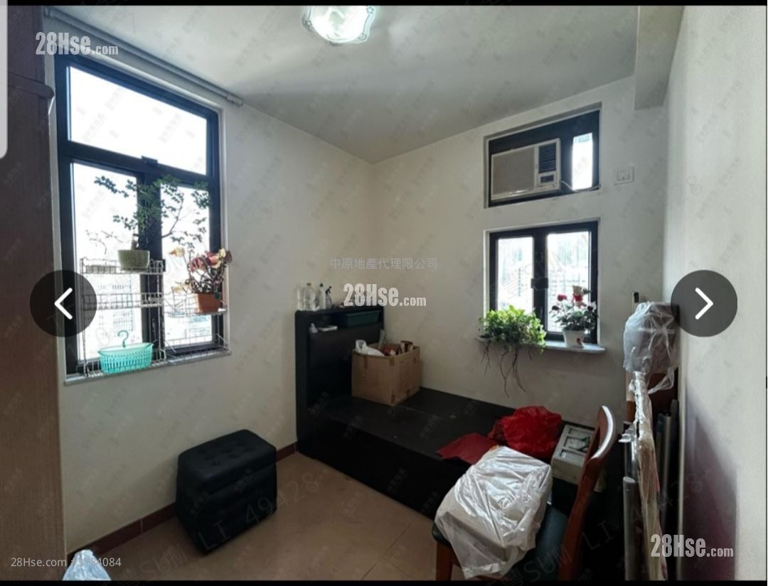 Luk Yeung Sun Chuen Sell 2 Bedrooms , 1 Bathroom 475 ft²