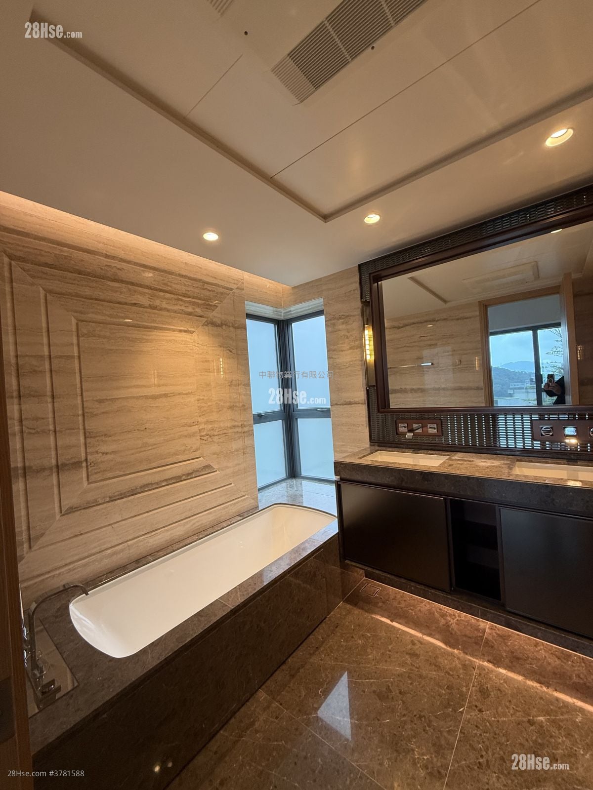 骏岭荟 租盘 1,849 平方尺