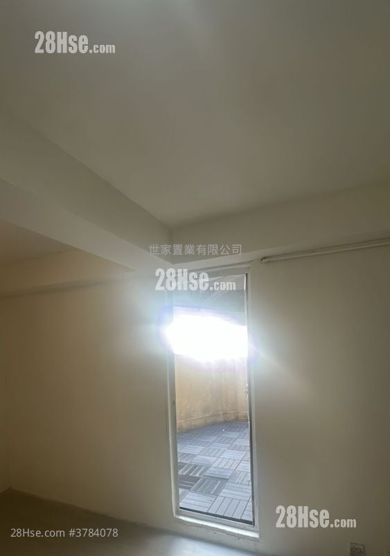 Co-Tack Building Sell 255 ft²