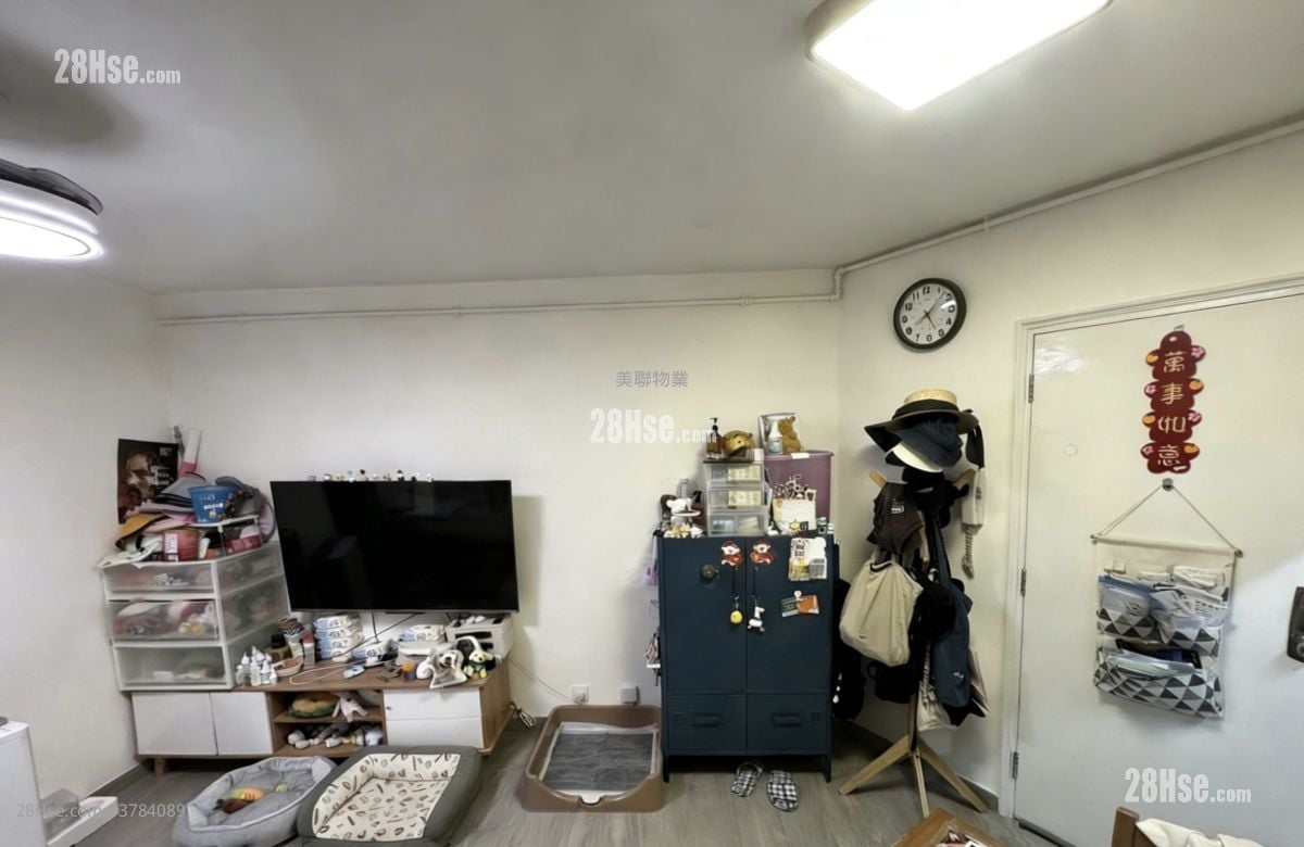 景峰花园 售盘 2 房 , 1 浴室 400 平方尺