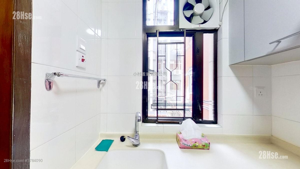 kitchen: Jade Court Rental 2 Bedrooms , 1 Bathroom 385 ft²