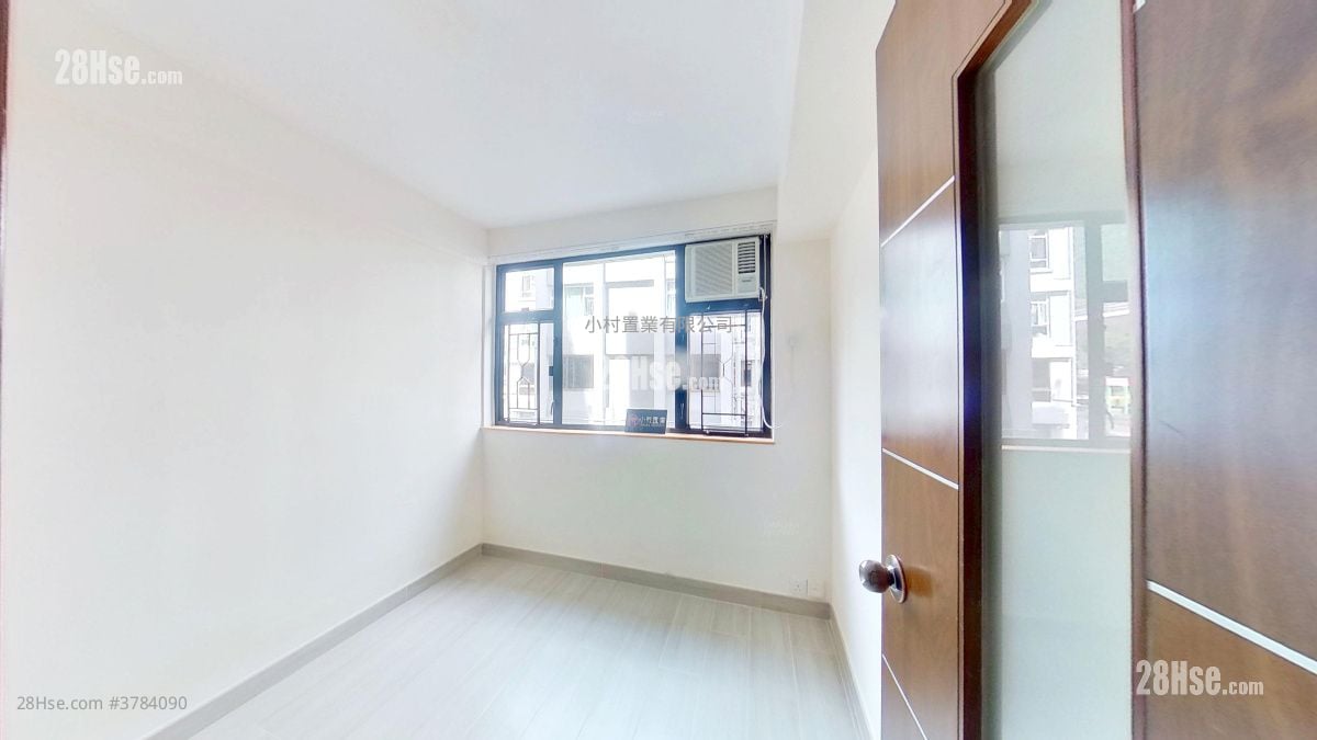 master room: Jade Court Rental 2 Bedrooms , 1 Bathroom 385 ft²