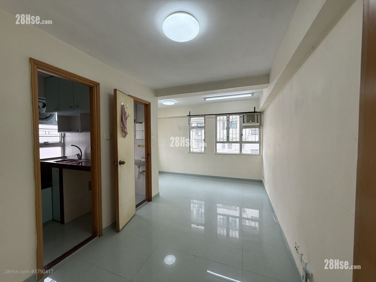 成都大厦 租盘 228 平方尺