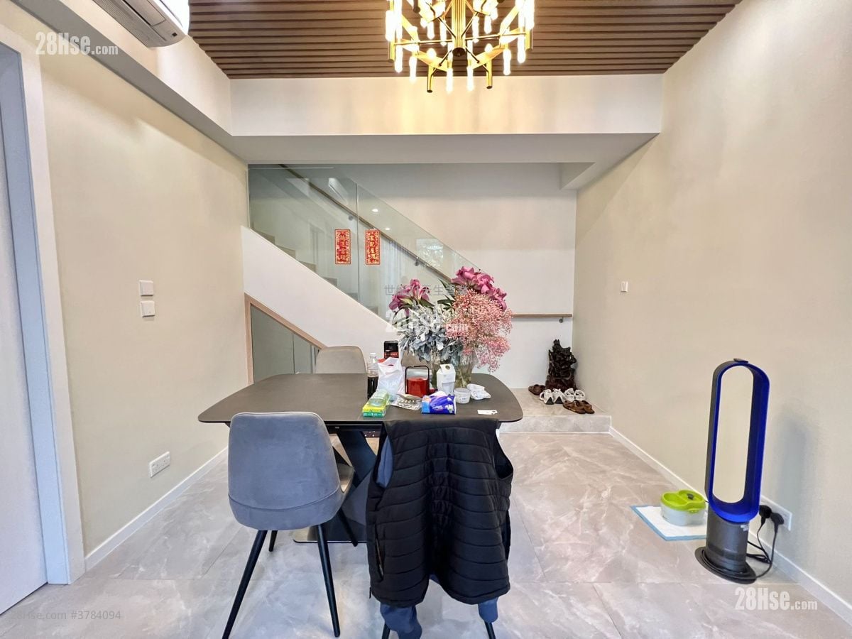 OMA OMA 售盘 4 房 , 3 浴室 1,019 平方尺