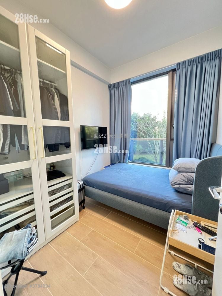 OMA OMA 售盘 4 房 , 3 浴室 1,019 平方尺