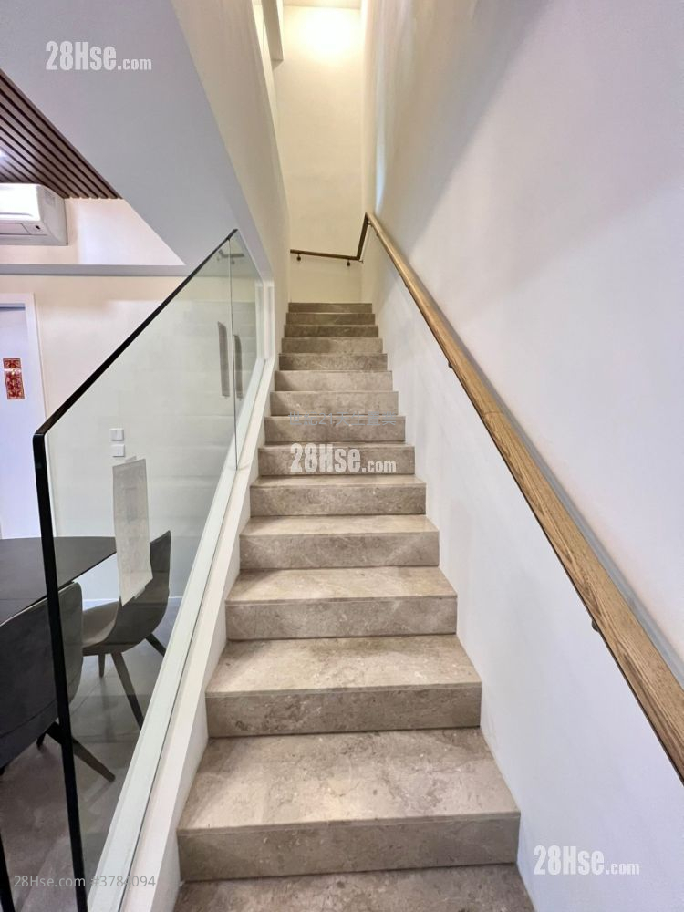 OMA OMA 售盘 4 房 , 3 浴室 1,019 平方尺